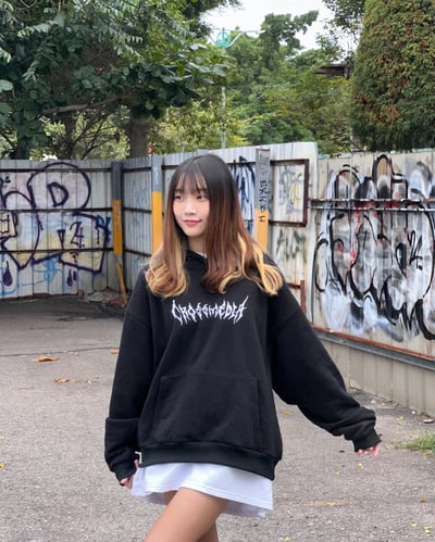 【現貨】CROSSMEDIA 街頭刺繡抓痕短寬帽T3