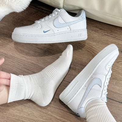 【敲碗成功!!少量補貨】Nike Air Force 1 海鹽藍小勾 寶寶藍 刺繡 小勾 女款｜HV2511-1005