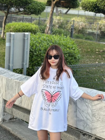 【現貨】幻影噴墨蝴蝶短T2