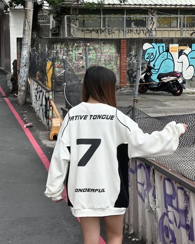 【現貨】NATIVE TONGUE 7號拼接賽車風大學T3