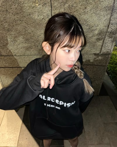 【現貨】簡約超Q字母牛奶絨帽T3