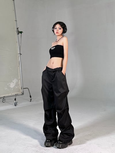 【設計感極強現貨】皺摺工裝垂墜寬褲8