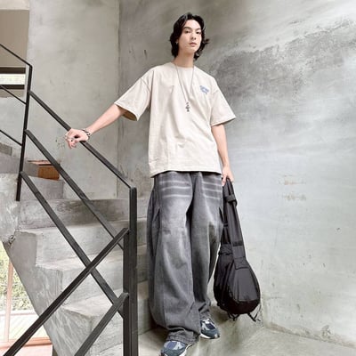 【現貨】around the world發泡字型球形構圖短T13