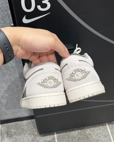 【爆款現貨!】Air Jordan 1 "Medium Olive" 反轉橄欖綠 倒鉤平替 | HV4089-2016