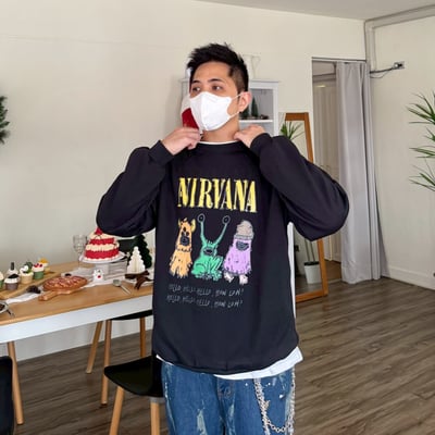 【現貨】NIRVANA刷毛大學T3