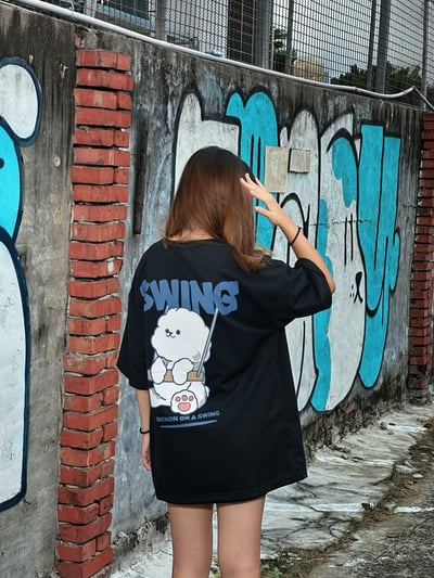 【現貨】SWING小狗盪鞦韆印花短T8