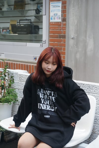 【現貨】刷舊蝴蝶牛奶絨帽T1