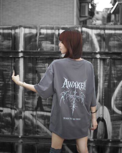 【今夏必買單品!!現貨速發】黑翼覺醒短T2