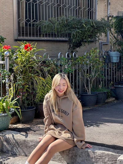 【現貨】GOODVIBESONLY英文字母刷毛帽T4