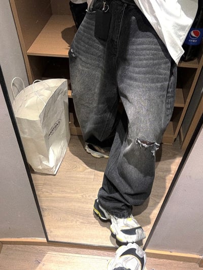 【超燒款現貨】質感小割破水洗黑系牛仔寬褲4