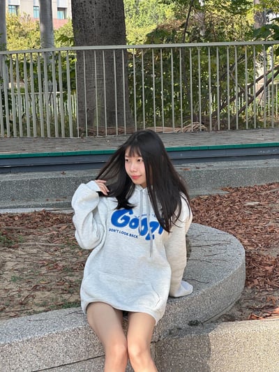 【現貨】Goozi字體刷毛帽T1