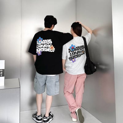 【現貨】ALWAYS LOVING YOURSELF發泡文字花朵短T1