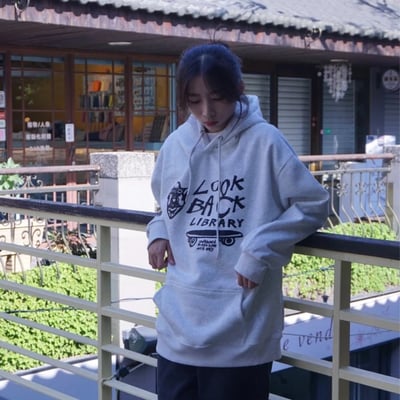 【現貨】手繪豬豬原始人牛奶絨帽T4