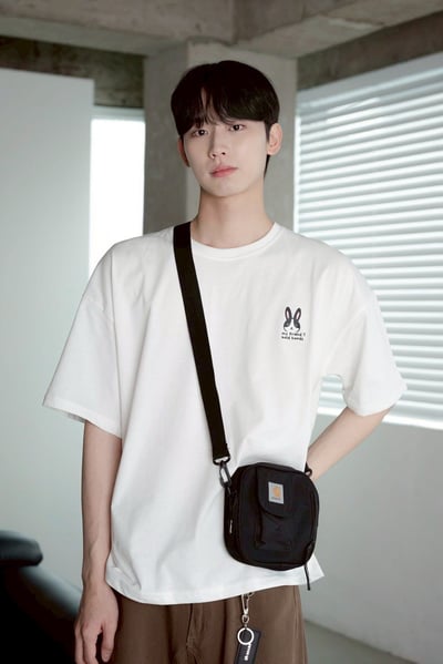 【現貨】兔子環繞印花短T2