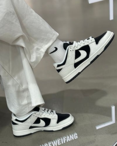 【爆款!現貨】Nike w Dunk Low CNY 浮雕反轉熊貓 飛馬年限定 女款｜IF3944-0011