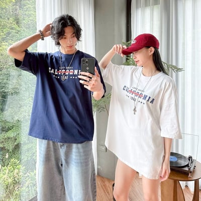 【SORONA® 涼感現貨】California 1982立體字印花短T1