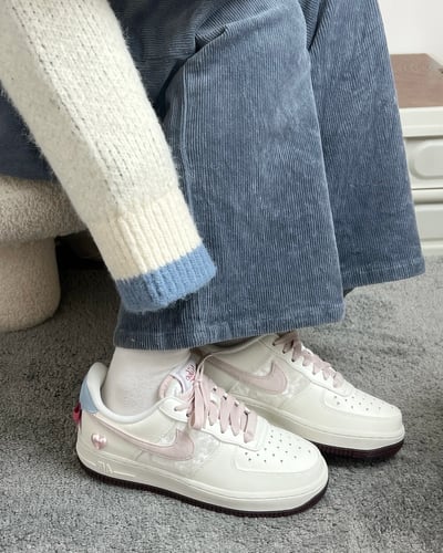 【限量!情人節限定款拉!!💖】NIKE AIR FORCE 1 'Valentine's Day'白粉 愛心鎖 蝴蝶結｜IQ4937-1611
