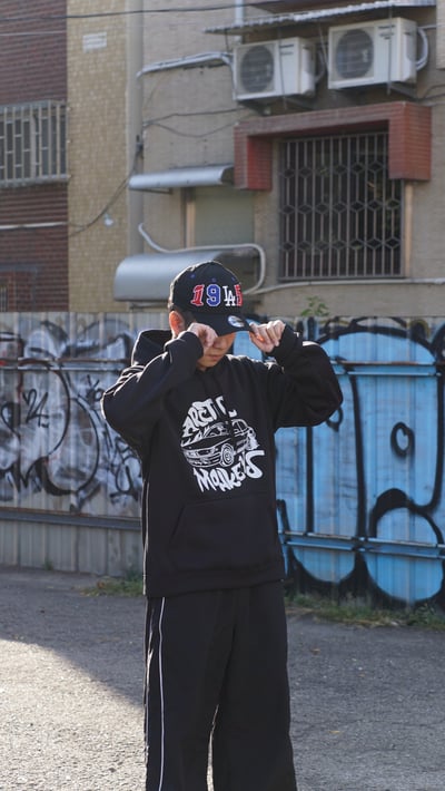 【現貨】美式汽車背後滿版大圖帽T1