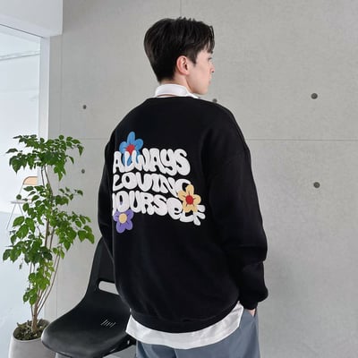 【現貨】發泡字母花朵印花大學T6