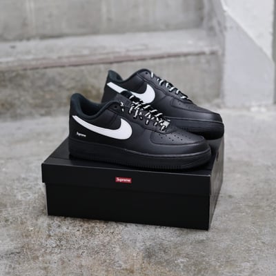 【爆款!限時接單】Supreme x Nike AIR FORCE 1 2025 25FW 聯名 黑 低筒 復古休閒鞋｜ CU9225-0022