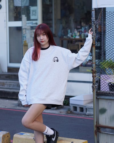 【現貨】貪吃滑板小幽靈牛奶絨大學T4