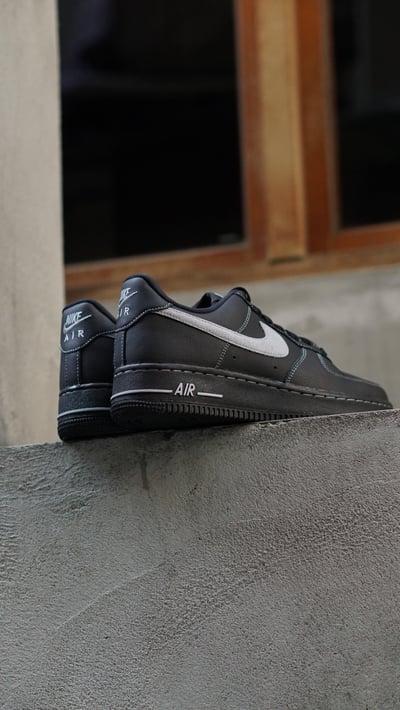 【挑戰最低價!現貨速發】NIKE AIR FORCE 1 黑魂白縫線All black｜HQ2037-0063