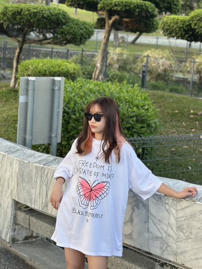 【現貨】幻影噴墨蝴蝶短T4