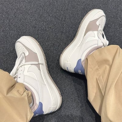 【限定新色！預購】Nike Air Force 1 shadow 霧藍拿鐵 解構 雙勾 女款｜IO7594-1014