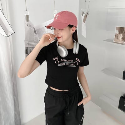 【現貨】刺繡蝴蝶結字母短版短T1