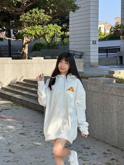 【小編大愛款現貨】酷萌外星人吃披薩牛奶絨帽T6