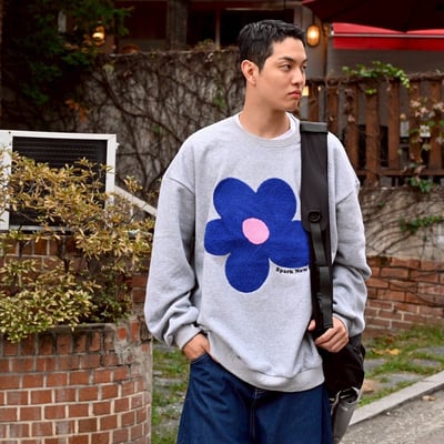 【現貨】毛巾繡花朵大學T5