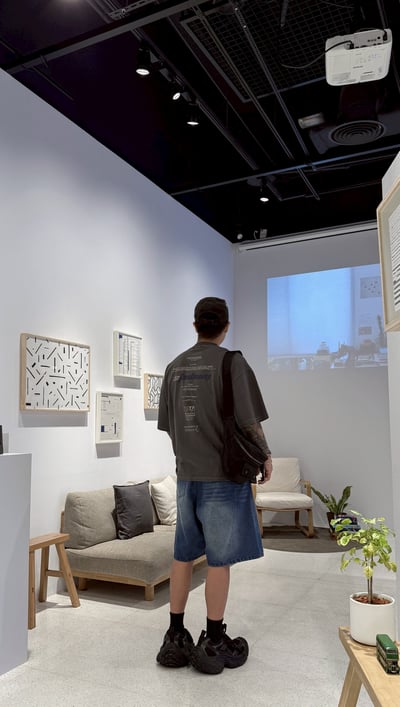 【現貨】水洗特殊前後剪裁小口袋五分牛仔褲4