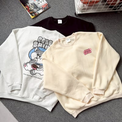 【現貨】CONE SHIVA插畫感柴犬印花大學T13