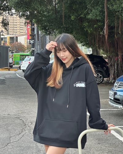 【現貨速發】Nice手勢牛奶絨帽T4