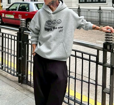 【現貨】可愛塗鴉笑臉印花牛奶絨帽T1