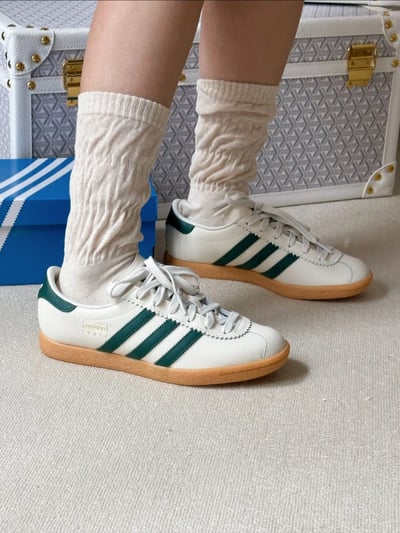 【國外折扣預購】Adidas Originals Stadt 白綠色 奶油白 皮革 焦糖底 復古 德訓鞋｜JR83112