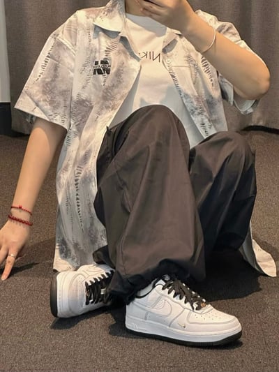 【國外限定色】NIKE AIR FORCE 1 LX GOLD 小金勾 白黑 反車線 女鞋｜IB6543-1018