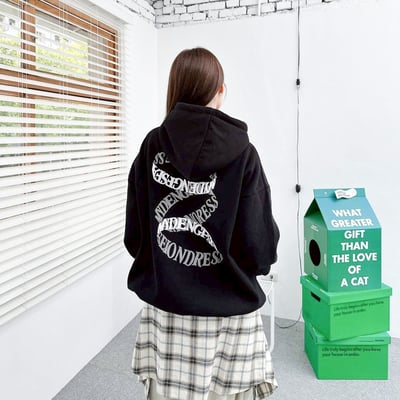 【現貨】哥德字發泡環繞設計帽T11