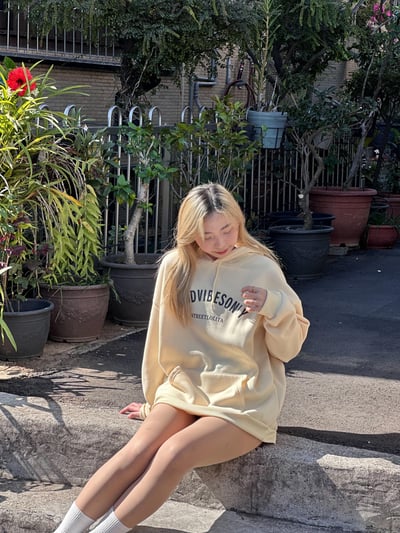 【現貨】GOODVIBESONLY英文字母刷毛帽T5