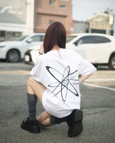 【現貨】concept design刺繡行星圖形短T3