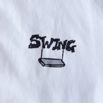 【SORONA® 涼感現貨】SWING柴犬鞦韆塗鴉感短T7