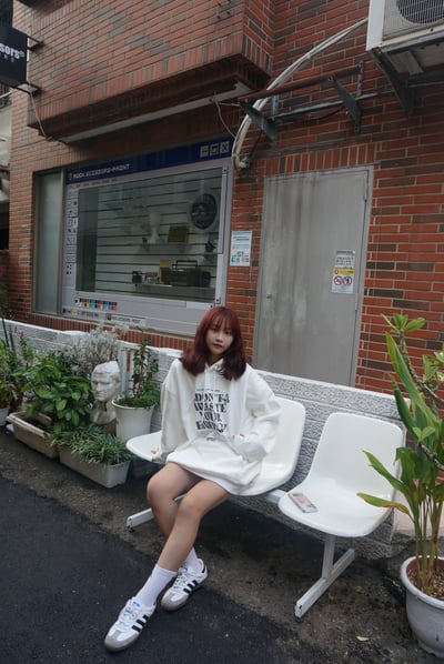 【現貨】刷舊蝴蝶牛奶絨帽T5