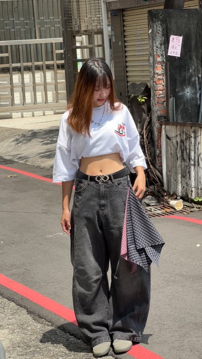 【現貨】水洗吊巾牛仔褲(附吊巾)1