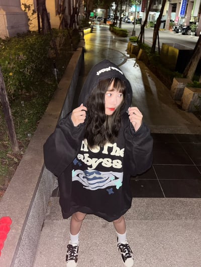 【現貨】宇宙深淵之旅帽T3