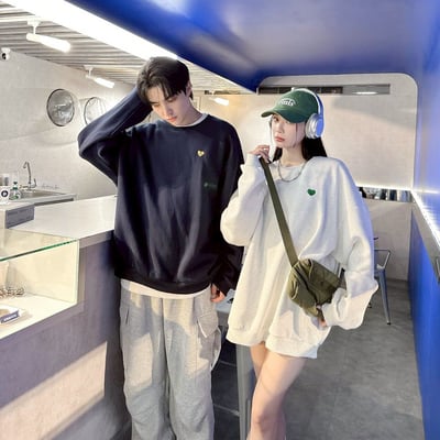 【現貨】愛心笑臉刺繡大學T1