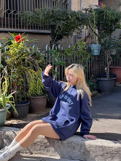 【現貨】GOODVIBESONLY英文字母刷毛帽T2