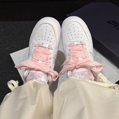 【限量🔥秋季限定新色】Nike Air Force 1 Vintage 粉紅絲綢緞帶 白粉｜HV4403-6012
