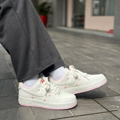 【情人節限定 限量現貨!!!】NIKE AIR FORCE 1 'Valentine's Day'白粉｜HV5992-1114