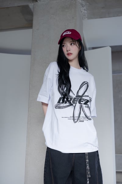 【現貨】刺繡BREEZY手袖花朵印花短T9