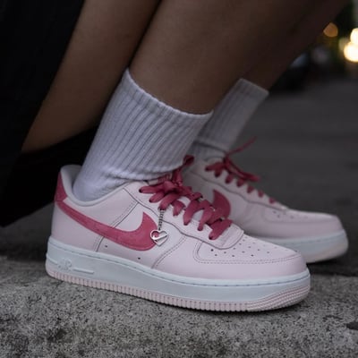 【限量!💟情人節限定】NIKE AIR FORCE 1 'Valentine's Day' 漸層粉｜IO8755-6001